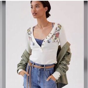 ANTHROPOLOGIE Pilcro Embroidered Floral Thermal XS Long Sleeve